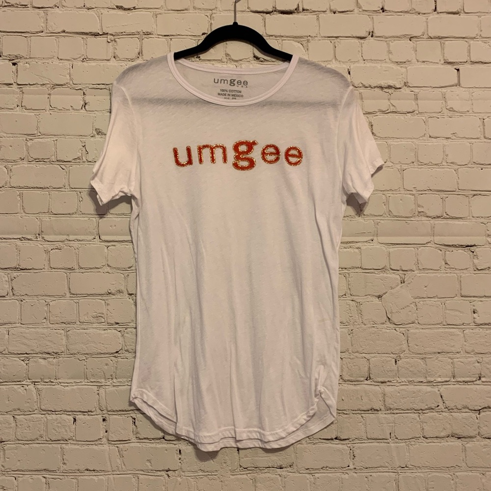 🇺🇸 NWOT Umgee White Short Sleeve Logo Tee Shirt